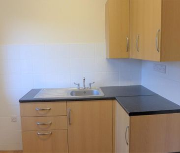 1 bedroom retirement property to rent - Photo 3