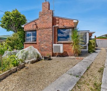 Cozy home in the heart of Glenorchy - Photo 4