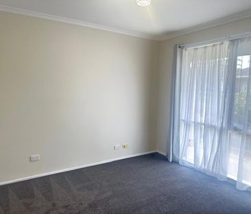 LOVELY 3 BEDROOM HOME - Photo 4