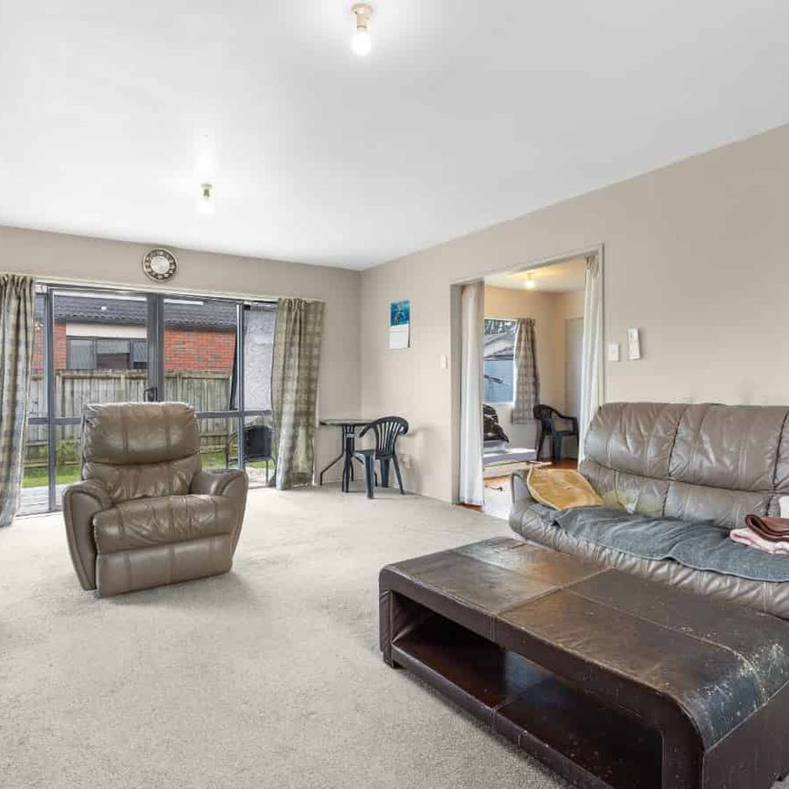 Private 3-Bedroom Home with Outdoor Space - Photo 1