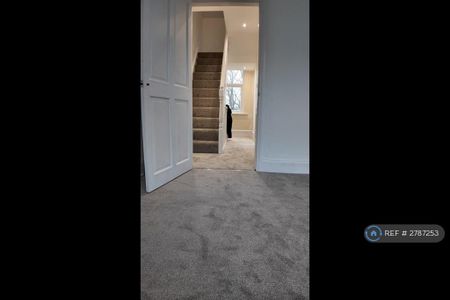 2 bedroom maisonette to rent - Photo 4