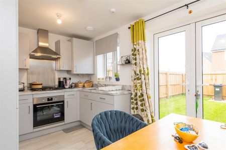 2 bed House - Mid Terrace To Let - Photo 5