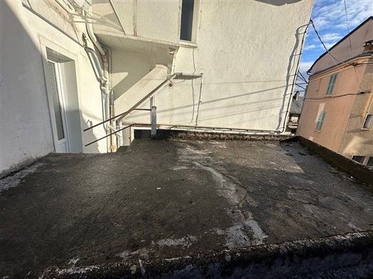 BEL APPARTEMENT T2 avec petit extérieur - Photo 1