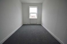 2 bed Flat for Rent - Photo 4