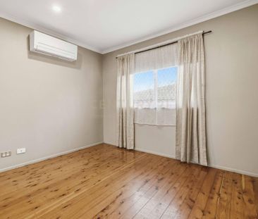 Comfortable Family Home in Quiet Cul-De-Sac - Photo 2