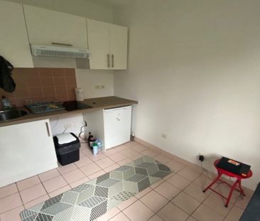 Location Appartement 1 pièce 28m² LILLE 59000 - Photo 2