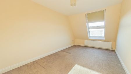 Willow Tree Lodge, Cozens Lane East, Wormley - Photo 2