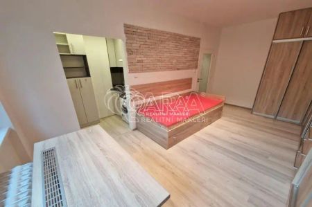 Pronájem bytu 1+kk, 21 m - Photo 2