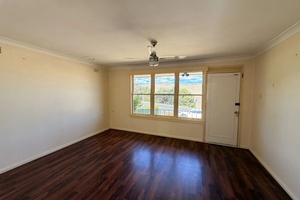 Fully Fenced 3 Bedroom Cottage Available Now - Photo 1