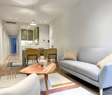 Carrer de Calàbria, Barcelona, Catalonia - Photo 1