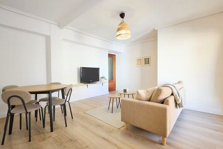 Avinguda de la Malva-Rosa, Valencia, Valencian Community 46011 - Photo 3