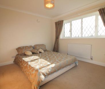 4 bedroom detached house to rent - Photo 4