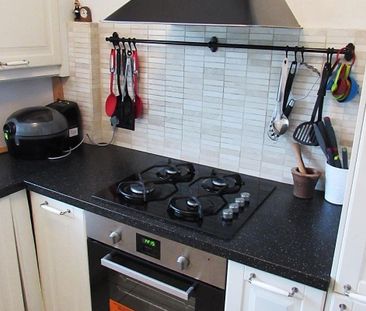 Courtlands, MAIDENHEAD - Photo 2