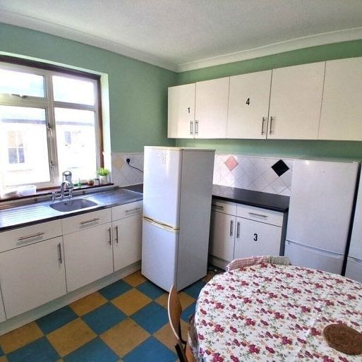Ainsworth Street, Cambridge £2,500 pcm ⓘ The monthly or weekly payment required by the landlord. Read our glossary page , 5 bedrooms, maisonette, to let * Tenant info - Photo 1
