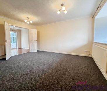 4 bedroom detached house to rent - Photo 3