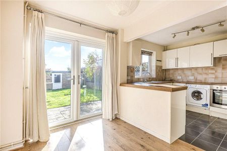 3 bedroom terraced house to rent - Photo 4