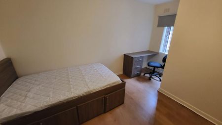 7 bedroom semi-detached house to rent - Photo 5