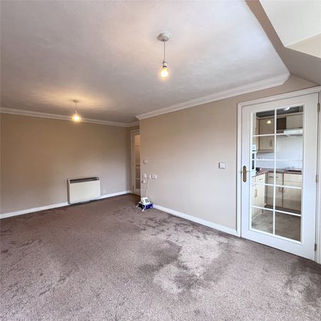Victoria Road, Farnborough, Hampshire, GU14 - Photo 3