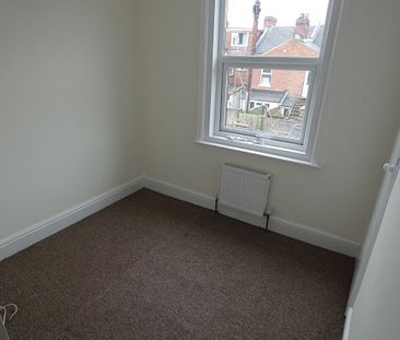 3 bed Terraced - To Let - Photo 1