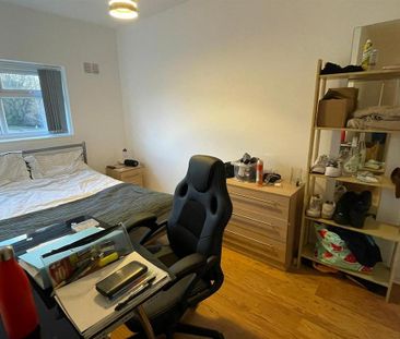 4 bedroom private hall to rent - Photo 6