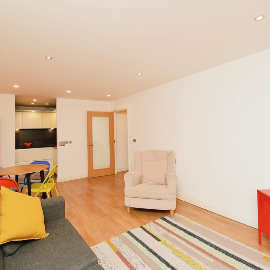 2 Bed Flat, Steward House, E3 - Photo 1