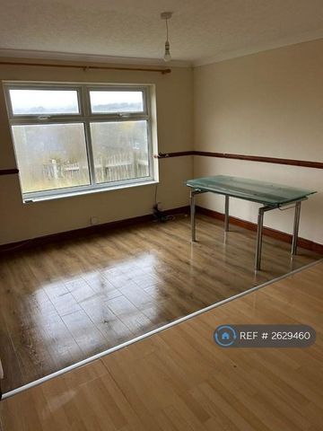 3 bedroom end of terrace house to rent - Photo 2