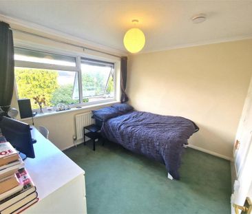 4 bedroom end of terrace house to rent - Photo 6