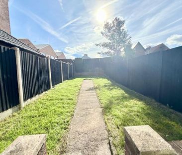 3 bedroom terraced house to rent - Photo 1