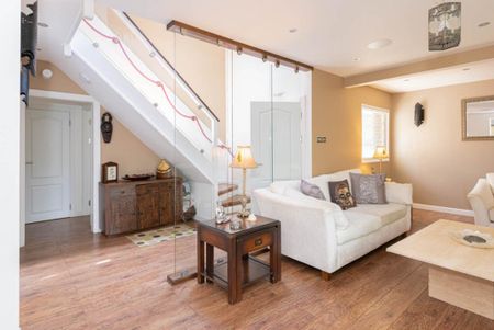 5 bedroom detached house to rent - Photo 5