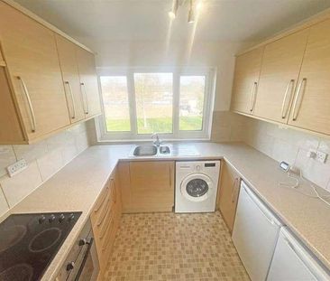 Rowle Close, Stantonbury, Milton Keynes, Buckinghamshire, MK14 - Photo 4