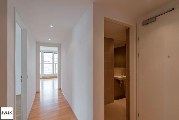 *** Dachgeschoßgenießer aufgepasst *** 4 Zimmer zentral begehbar in der Zieglergasse 50 *** ab 01.03 verfügbar!! - Photo 1