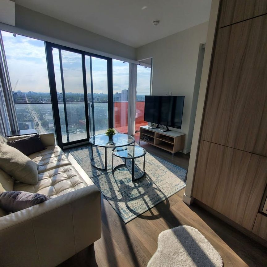 Deluxe Room - Queen West - Photo 1