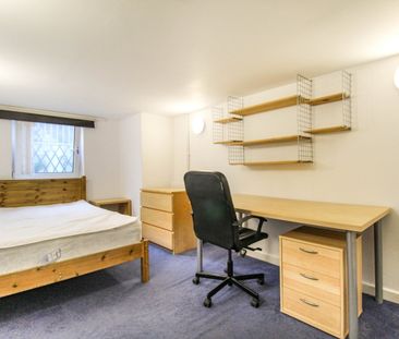 4 bedroom terraced house to rent - Photo 6