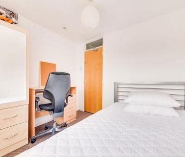 6 bedroom house to rent - Photo 3