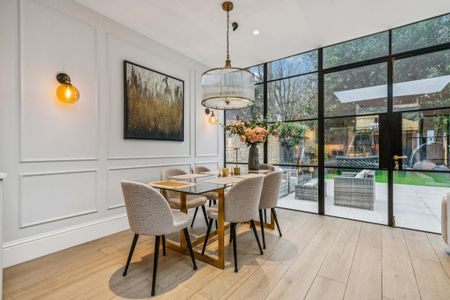 4 bedroom semi-detached house to rent - Photo 4