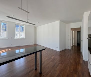 Moderne Wohnung mit 2 Balkonen, Fahrstuhl, Gäste-WC & Tiefgaragenpl... - Foto 1