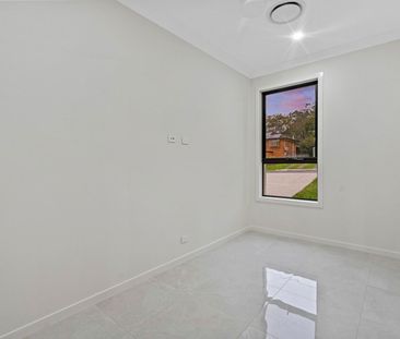 Near New Executive Family Home - Photo 6