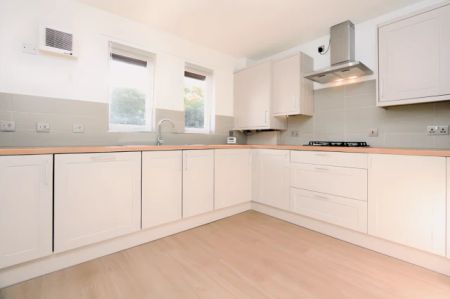 2Bedrooms, 2Bathrooms - Photo 3