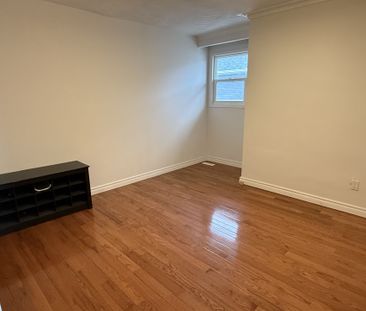 For Lease - 74 Hepscott Terrace Unit# Main, Toronto, Ontario - Photo 5