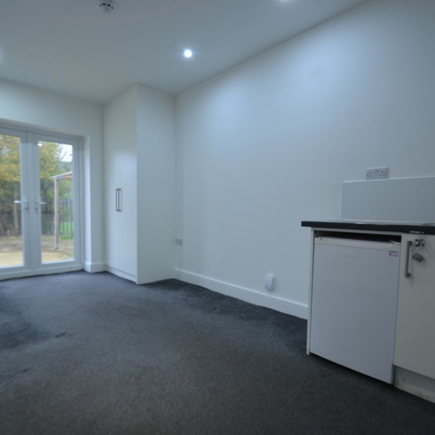 1 bedroom Property to rent - Photo 1