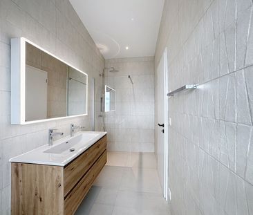 Luxury semi-detached villa – 6.5 rooms – Panoramic view of the lake - Foto 4