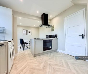 3 bedroom semi-detached house to rent - Photo 4