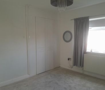 2 bedroom semi-detached house to rent - Photo 2