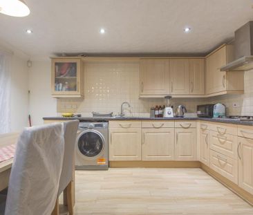 1 bedroom in a house share to rent - Photo 5