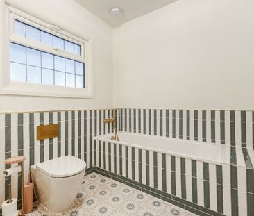 4 bedroom semi-detached house to rent - Photo 3