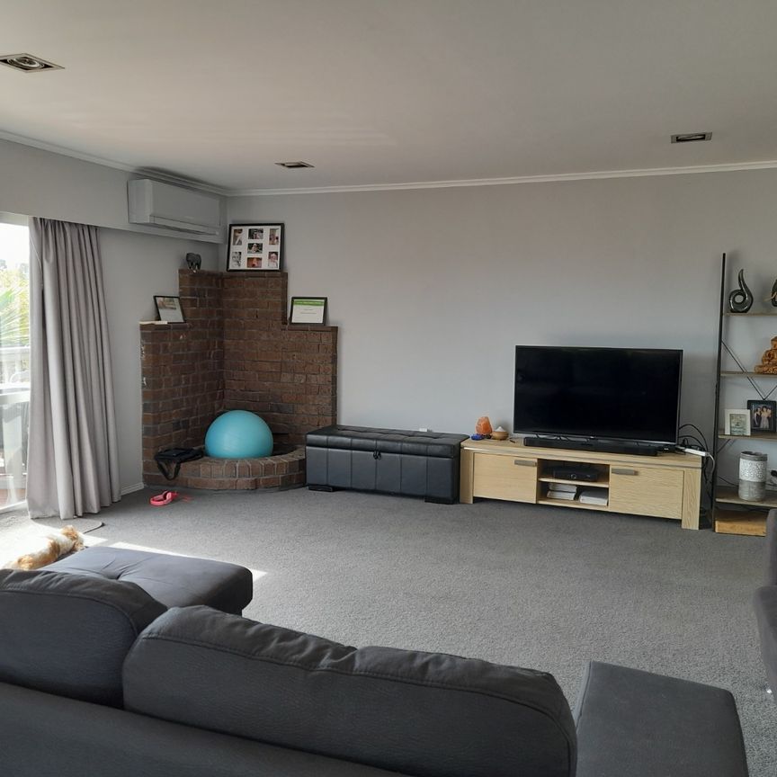 Great views from this 3 Bedroom Home - Photo 1