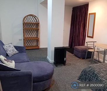 1 bedroom in a house share to rent - Photo 3