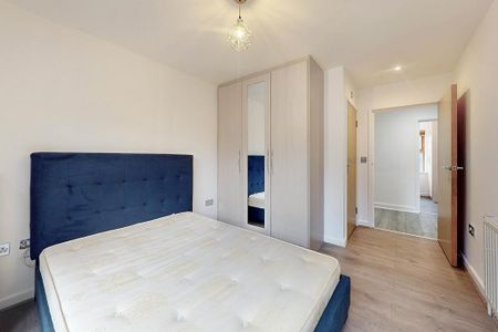 1 bedroom in a flat share to rent - Photo 5