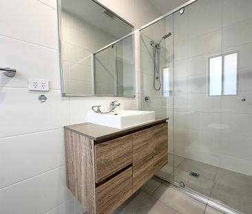 Stylish & Spacious Family Home - Photo 6
