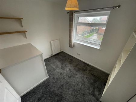 3 bedroom semi-detached house to rent - Photo 2